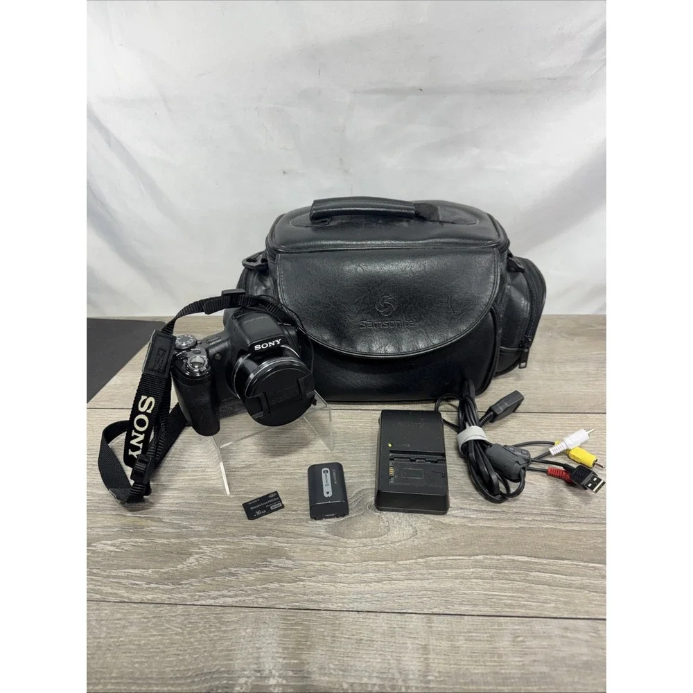 Sony Cyber-shot DSC-HX1 9.1MP Digital Camera - Black With Accessories Tested